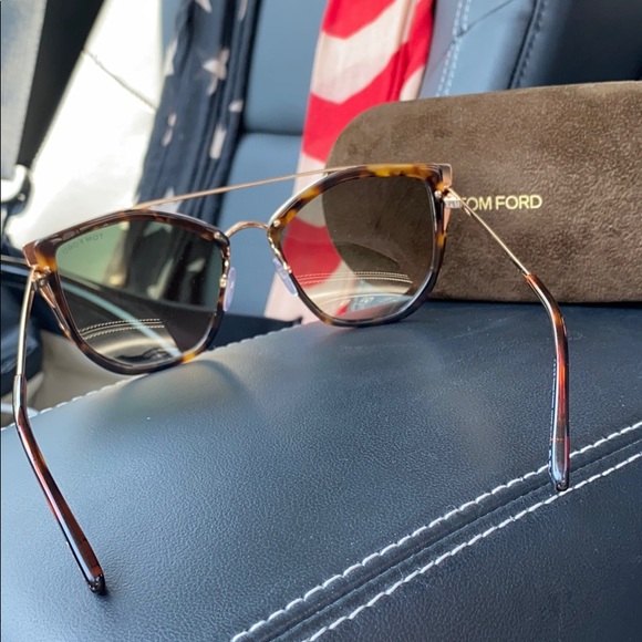 Tom Ford Dahlia Sunglasses - Picture 4 of 4